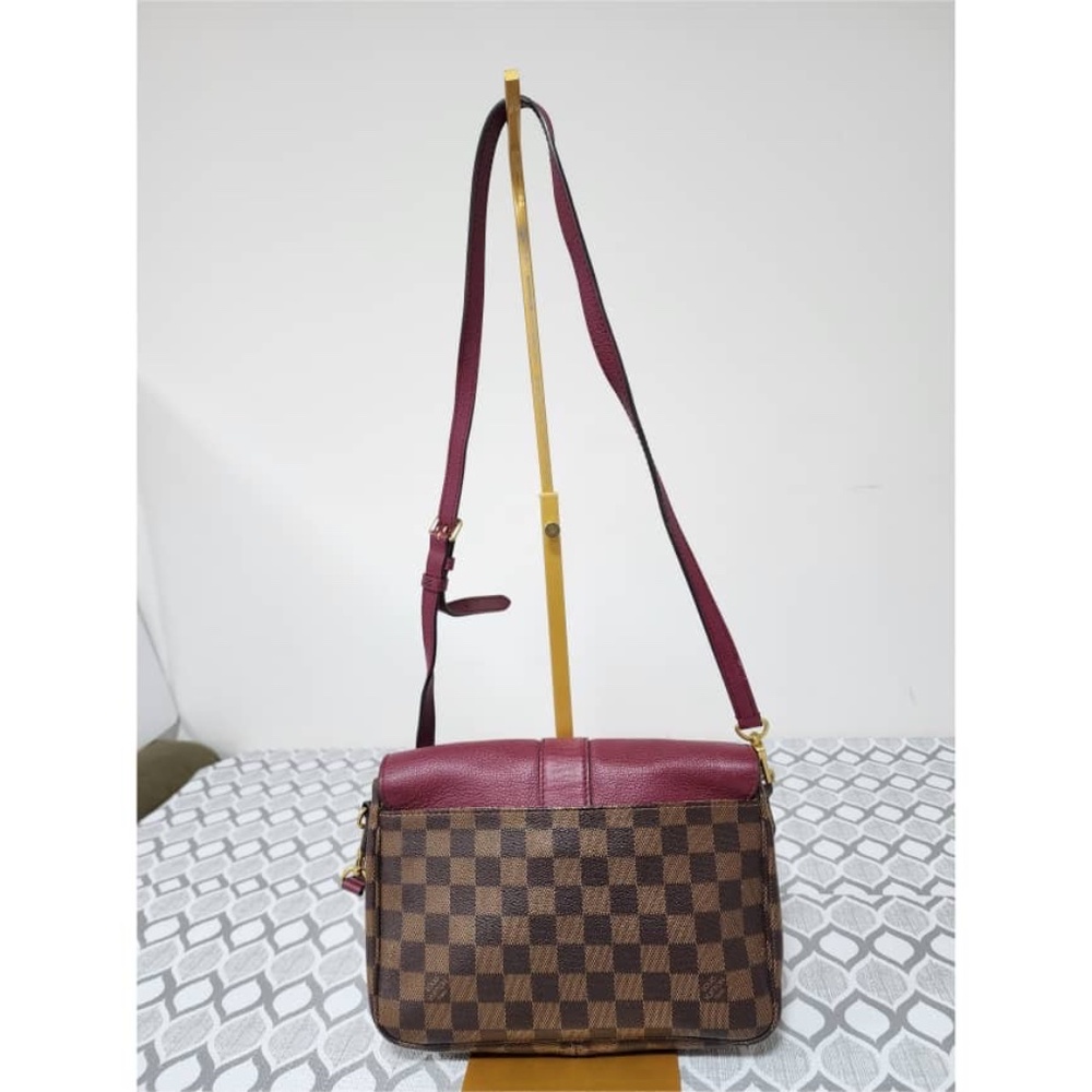Authentic Louis Vuitton Damier Ebene Clapton PM Shoulder Bag Brown/Wine - Picture 4 of 13
